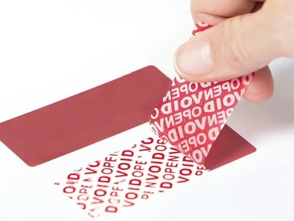 Security label showing the void pattern transferred